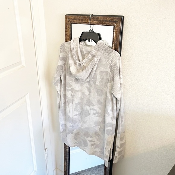 SO camo hoodie - Picture 2 of 5